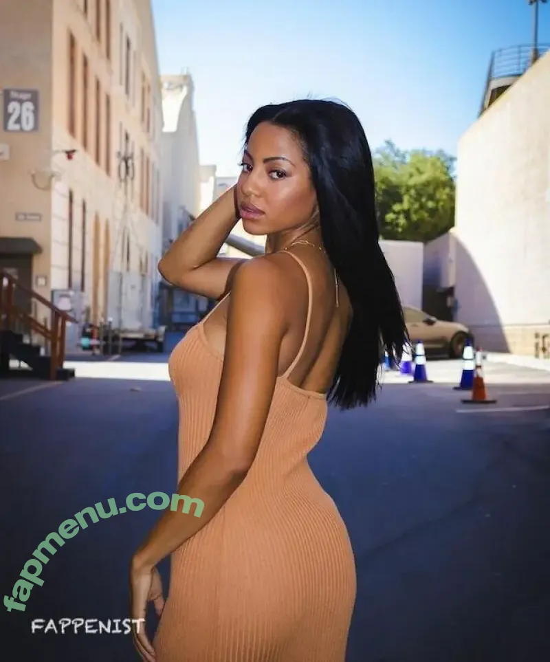 Camille Hyde nude photo #0164 (camillehyde)