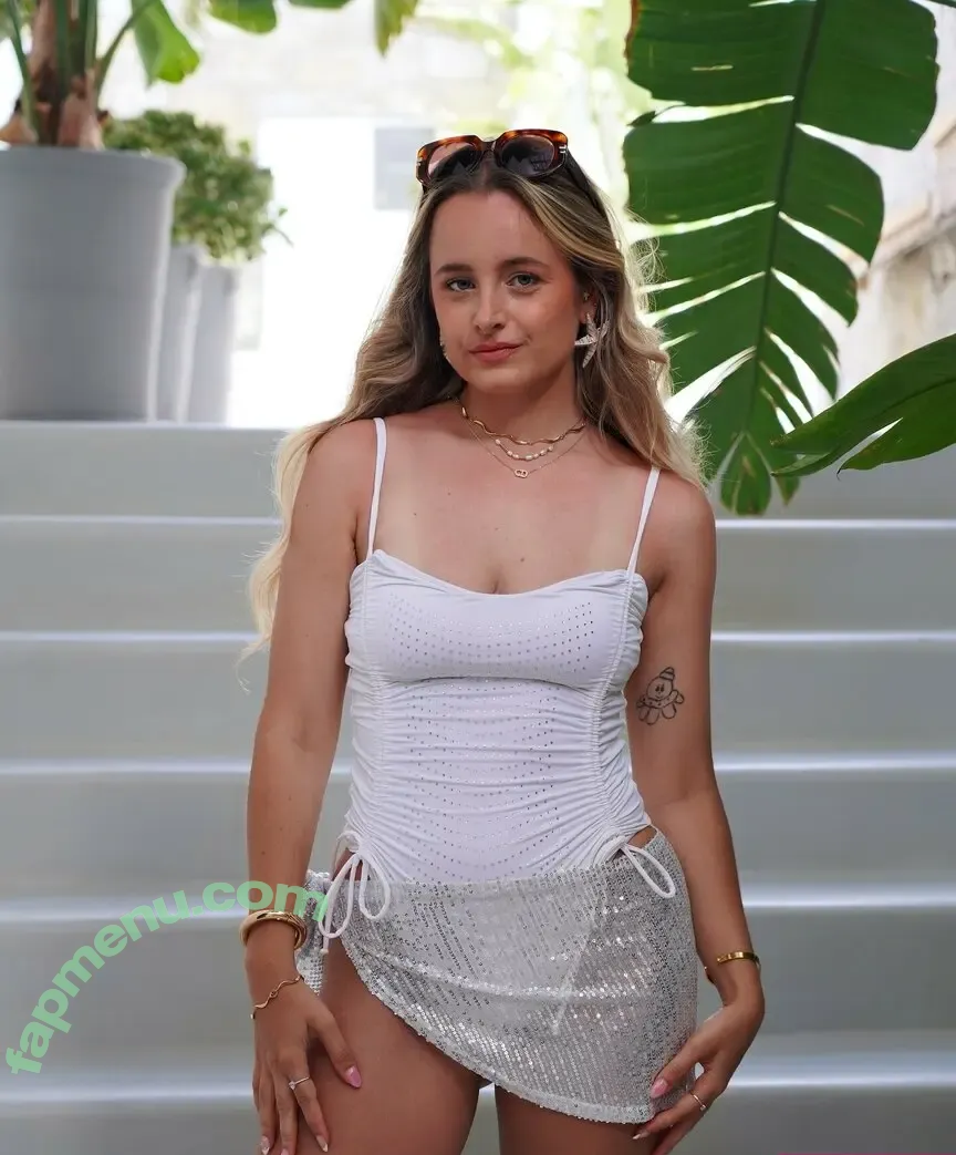 Camille LV nude photo #0129 (CamilleLvqu / camille_lvqu)