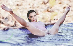 Camren Bicondova / camrenwhy nude photo #0076