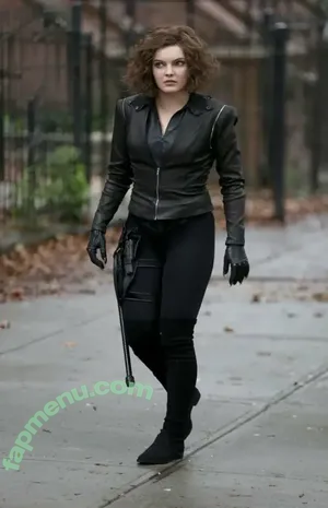 Camren Bicondova / camrenwhy nude photo #0079
