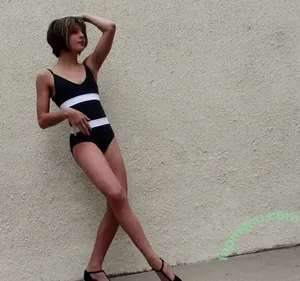 Camren Bicondova / camrenwhy nude photo #0080
