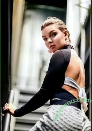 Camren Bicondova / camrenwhy nude photo #0081