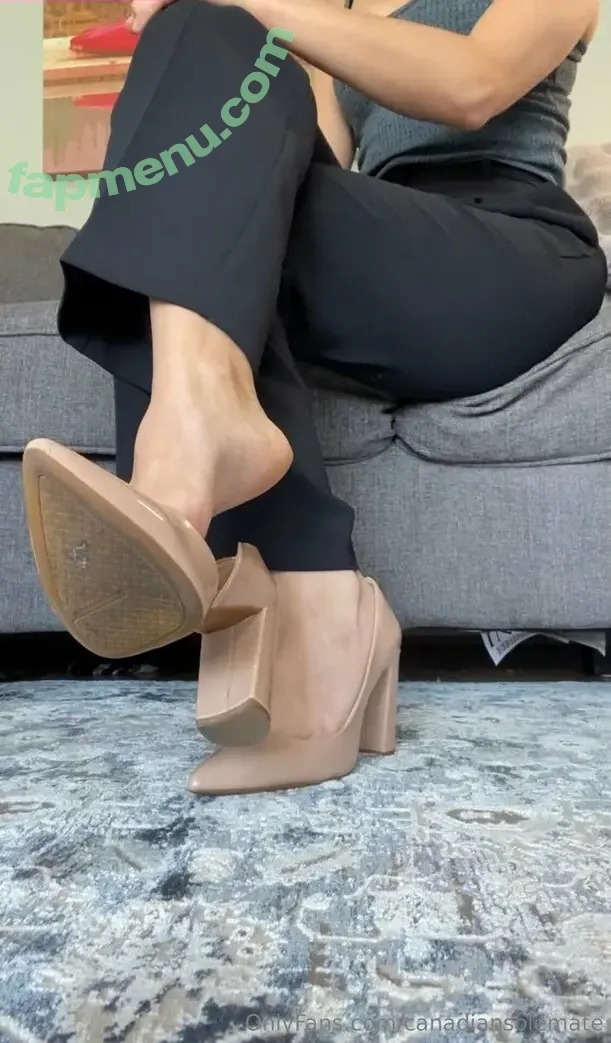 canadiansolemate nude photo #0131 (lexidoesfeet)