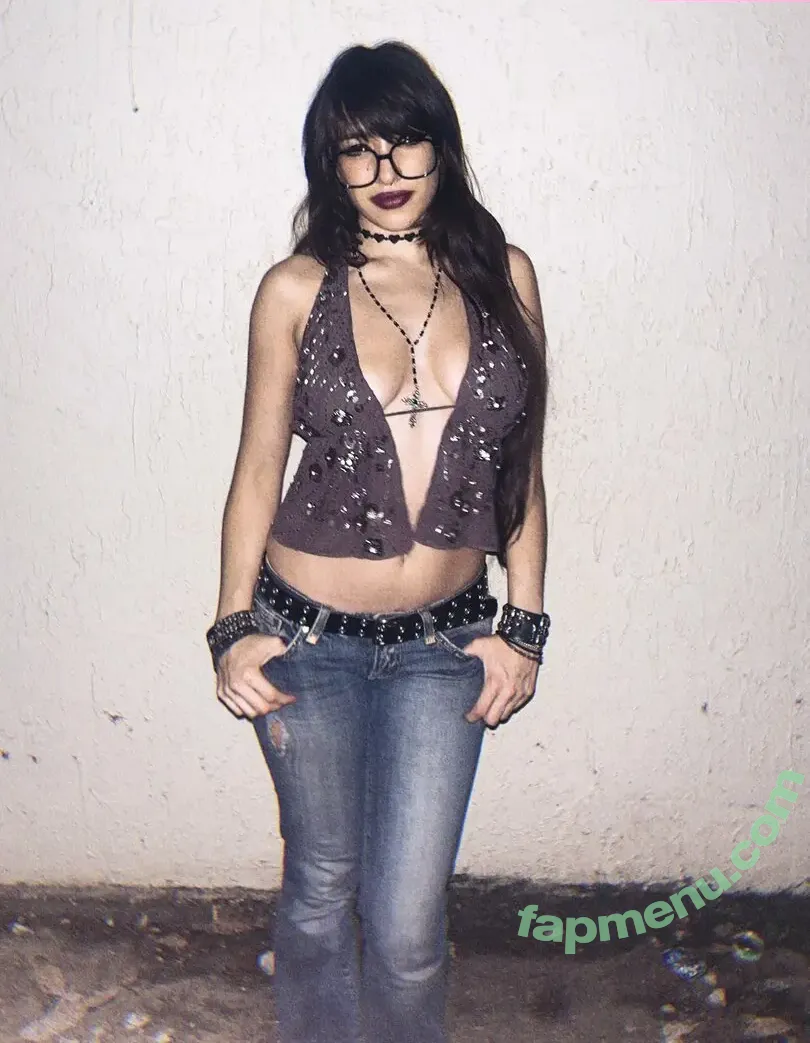 candiedgutts nude photo #0009 (loathing.nymph)