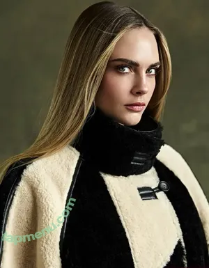 Cara Delevingne / caradelevingne nude photo #2824