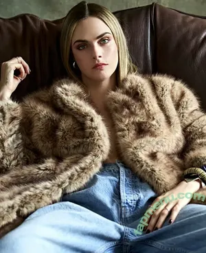 Cara Delevingne / caradelevingne nude photo #2828