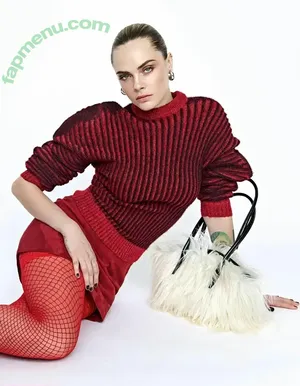 Cara Delevingne / caradelevingne nude photo #2830