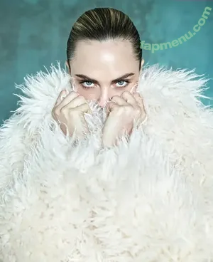 Cara Delevingne / caradelevingne nude photo #2835