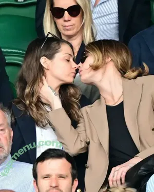 Cara Delevingne / caradelevingne nude photo #2845
