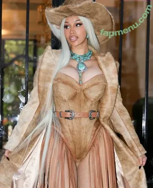 Cardi B / iamcardib nude photo #1105