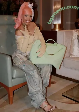 Cardi B / iamcardib nude photo #1158