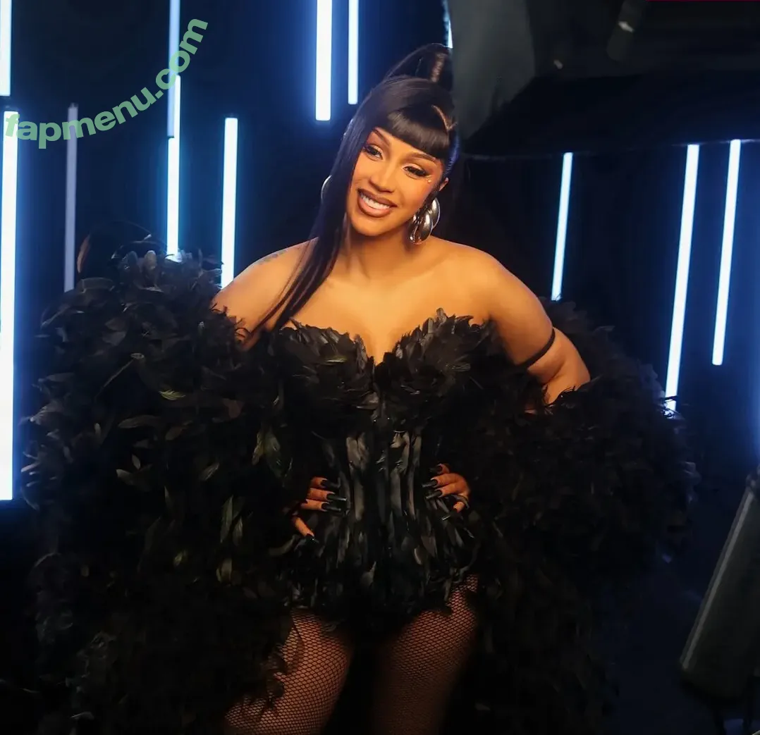 Cardi B nude photo #1140 (iamcardib)