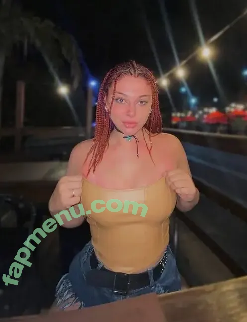 Carla Hill nude photo #0003 (carlahill / carlyyyhilll)