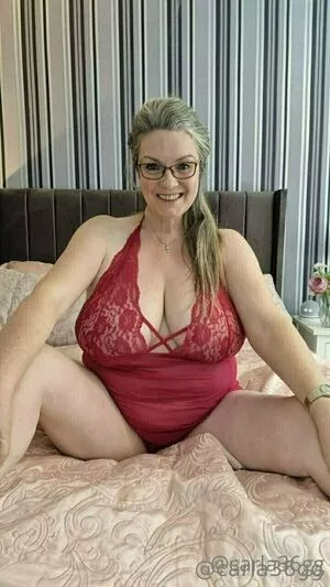 carla36gg / carla.anngg nude photo #1359