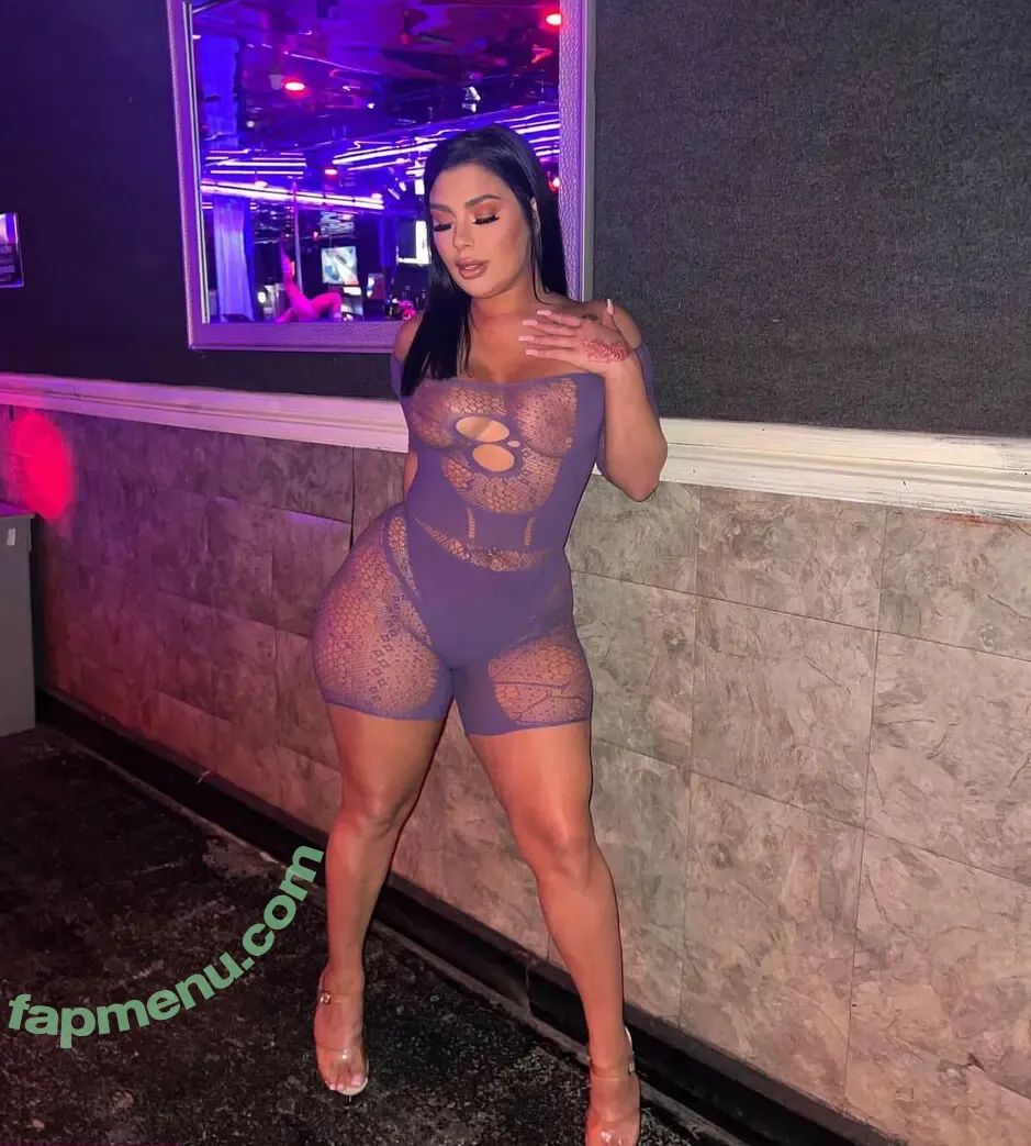 Carliecakes nude photo #0001 (Carlie Maltese / carliecakess / carliecakessx)