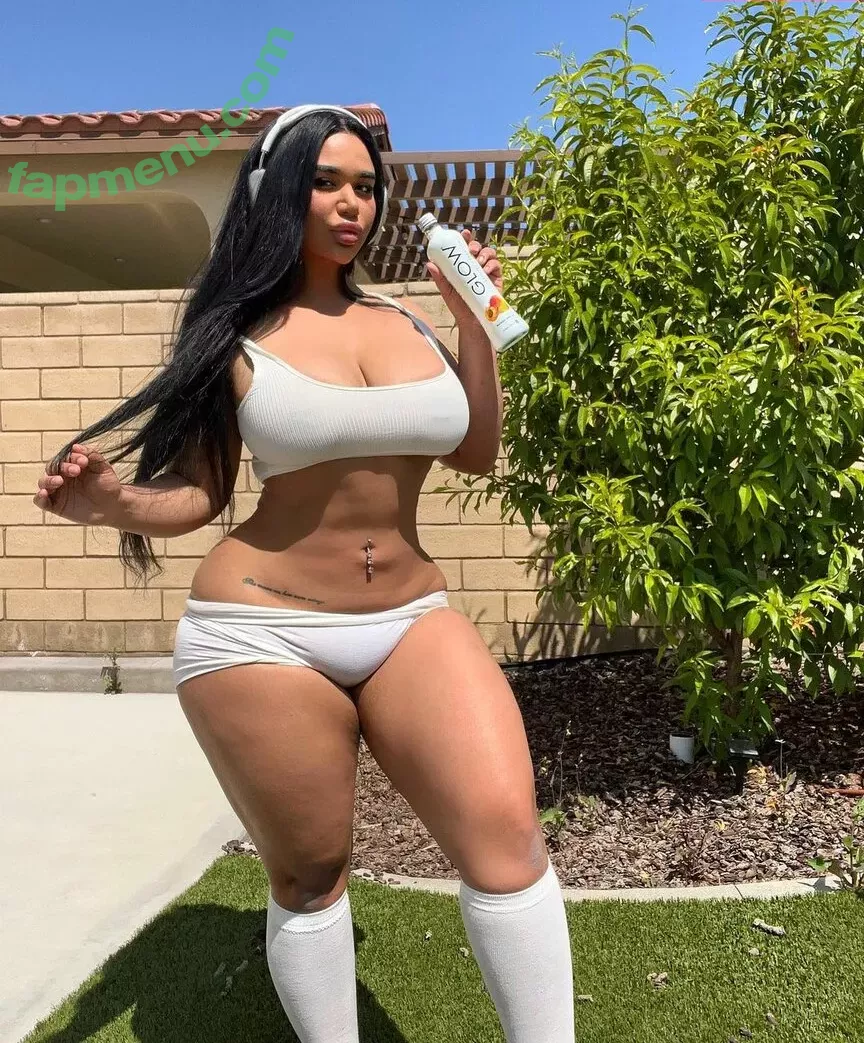 Carmela Habibi nude photo #0062 (carmelahabibi / carmellaxo / littlemisslibrarian)