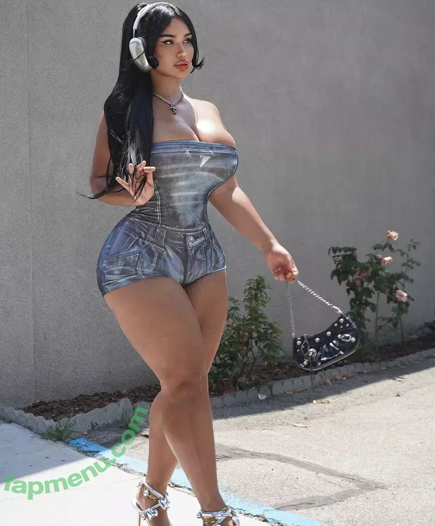 Carmela Habibi nude photo #0075 (carmelahabibi / carmellaxo / littlemisslibrarian)