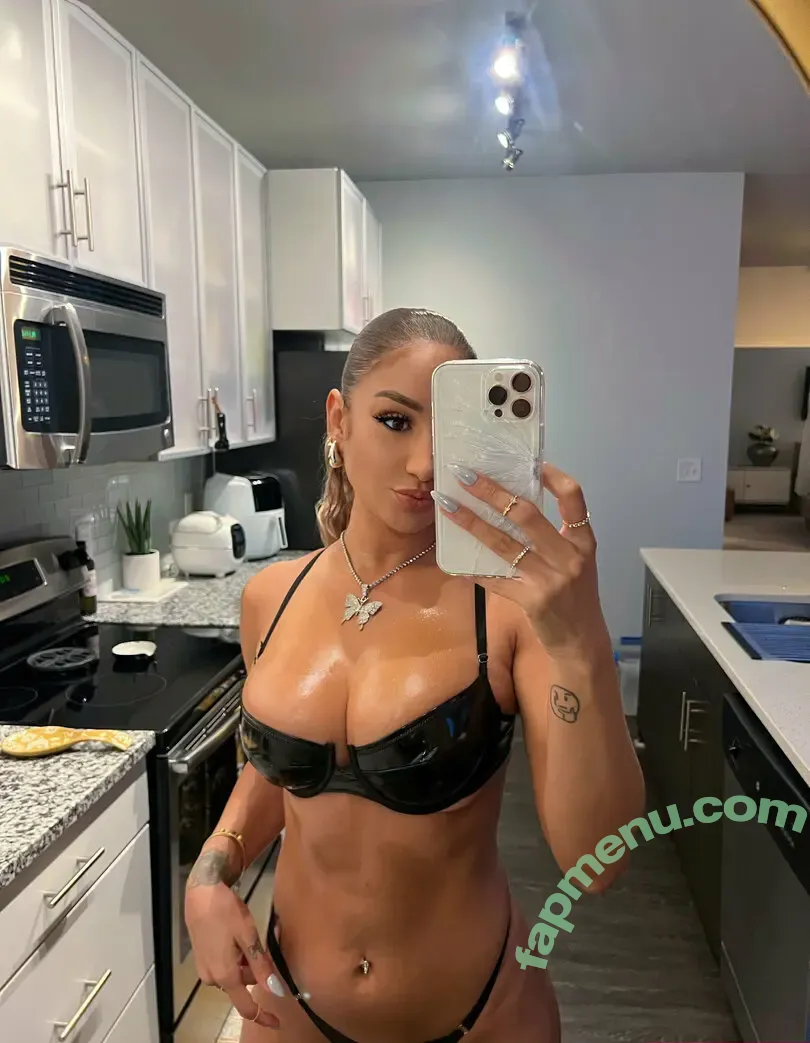Carmen Bella nude photo #0087 (bella_carmella / theauthenticbella)