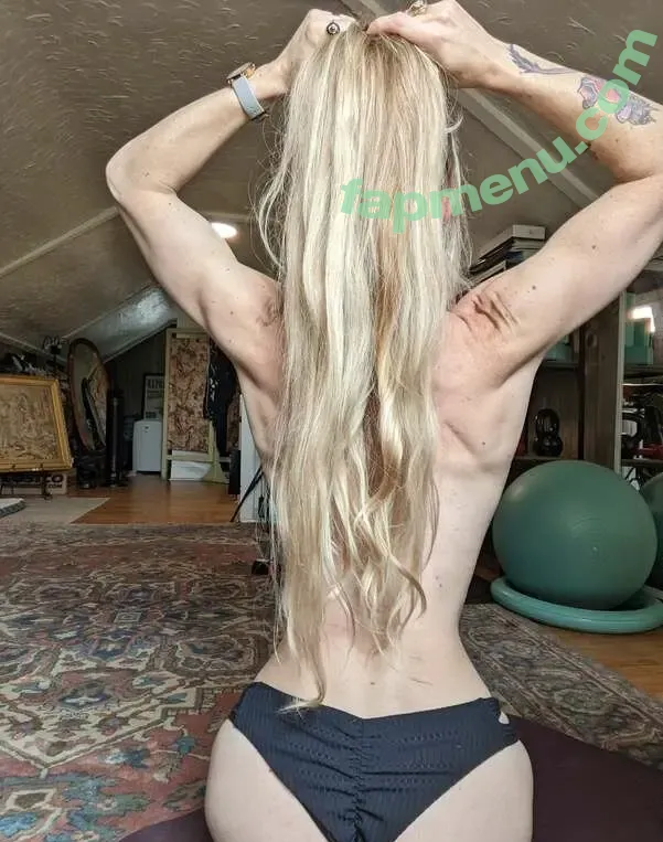 Carmilla nude photo #0033 (carmillaseries / mistresscarmilla)