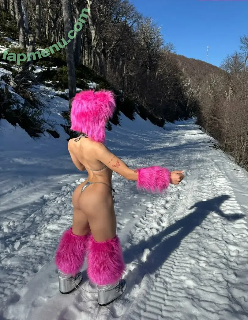 caroficialok nude photo #0005 (caroficialok)