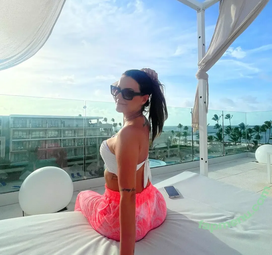 Carol Dias nude photo #0182 (Ex-Panicat / caroldias / realcaroldias)