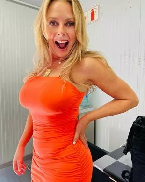 Carol Vorderman / carolvorders nude photo #1057