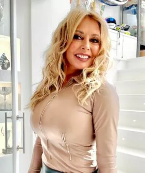 Carol Vorderman / carolvorders nude photo #1075
