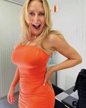 Carol Vorderman / carolvorders nude photo #1089