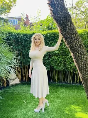 Carol Vorderman / carolvorders nude photo #1173
