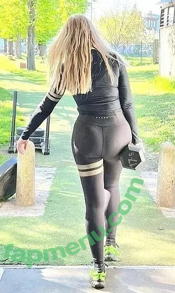 Carol Vorderman nude photo #1034 (carolvorders)