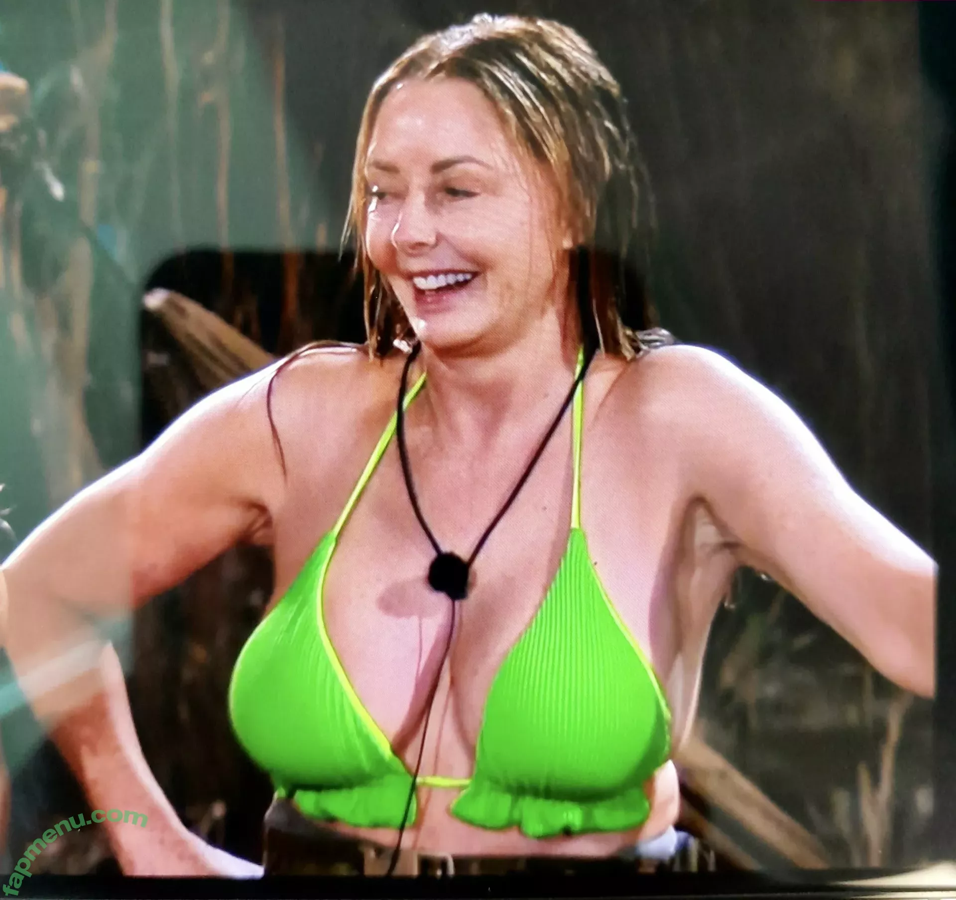 Carol Vorderman nude photo #1049 (carolvorders)