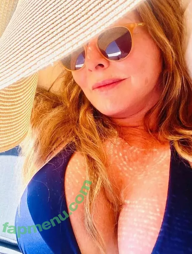 Carol Vorderman nude photo #1078 (carolvorders)