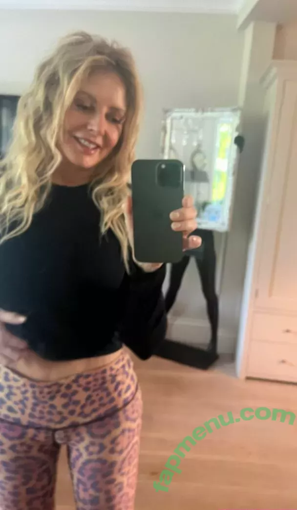 Carol Vorderman nude photo #1092 (carolvorders)
