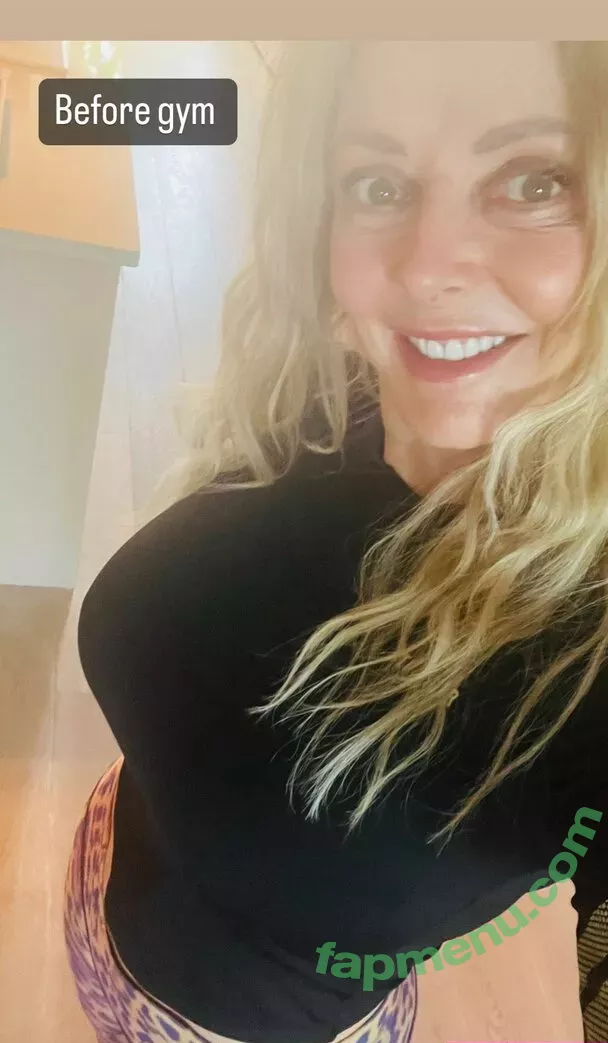 Carol Vorderman nude photo #1094 (carolvorders)