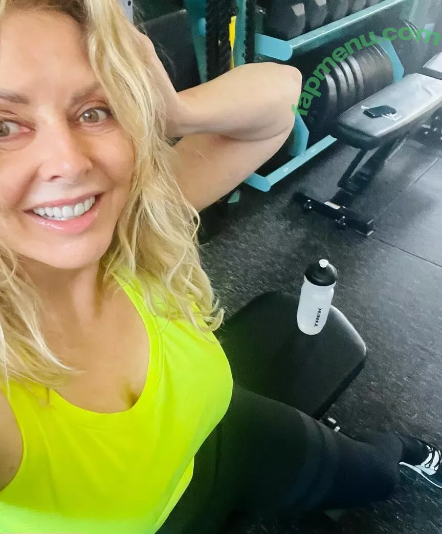 Carol Vorderman nude photo #1138 (carolvorders)