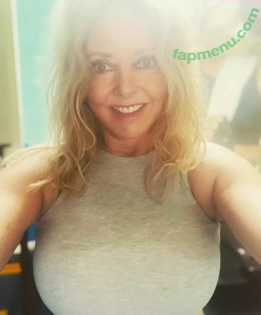 Carol Vorderman nude photo #1140 (carolvorders)