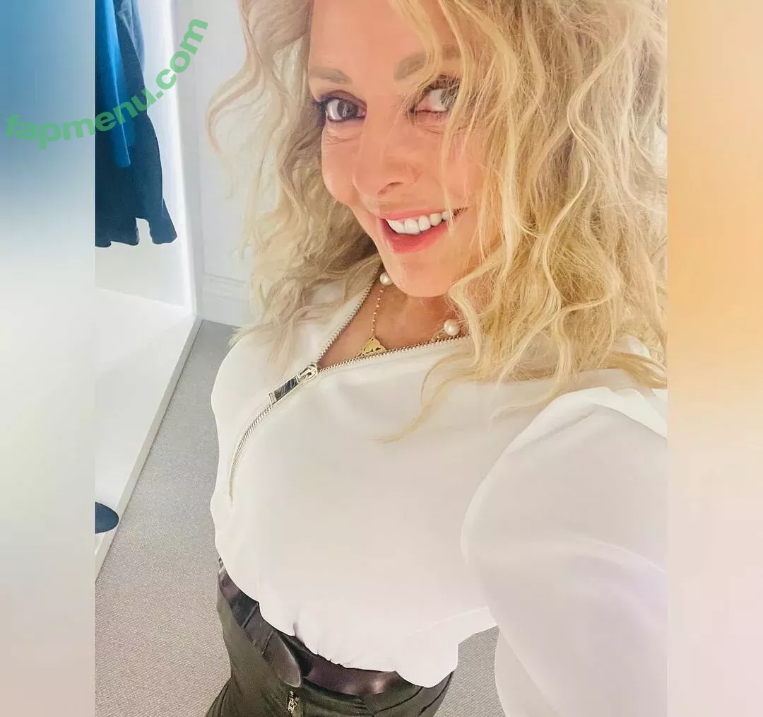 Carol Vorderman nude photo #1143 (carolvorders)