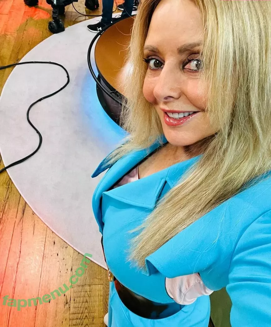 Carol Vorderman nude photo #1199 (carolvorders)