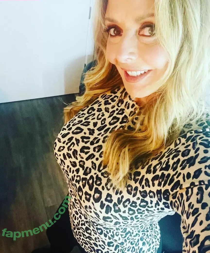 Carol Vorderman nude photo #1226 (carolvorders)