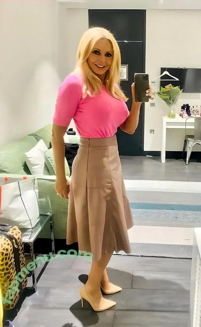 Carol Vorderman nude photo #1798 (carolvorders)