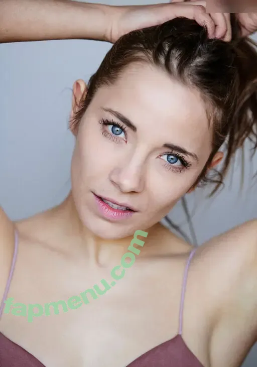 Carolin von der Groeben nude photo #0002 (carolinvondergroeben)