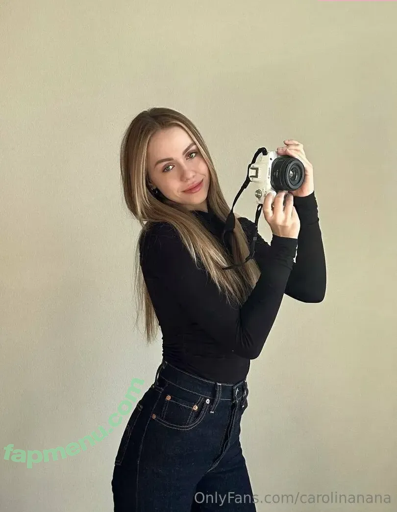 carolinanana nude photo #0021 (carolinanana)