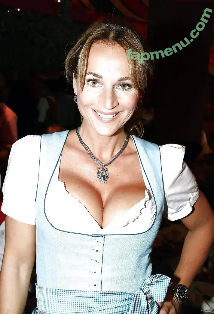 Caroline Beil nude photo #0044 (beilcaroline)