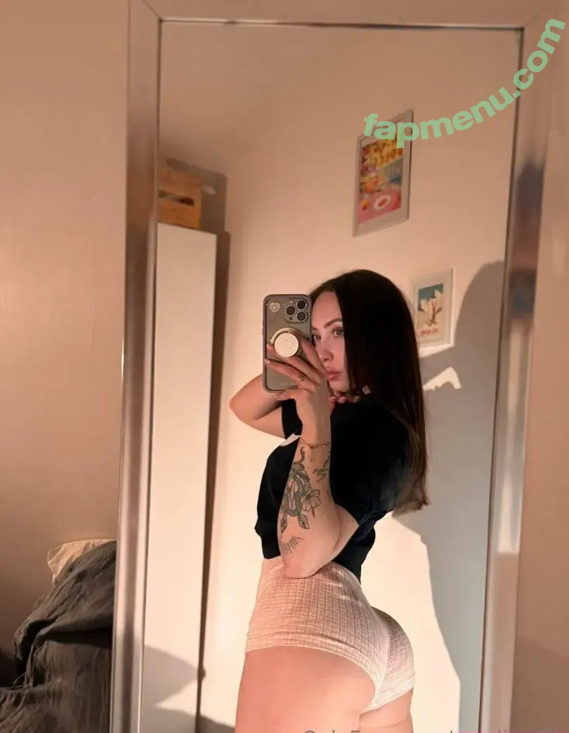 carolinefiit nude photo #0004 (carolinefeit)
