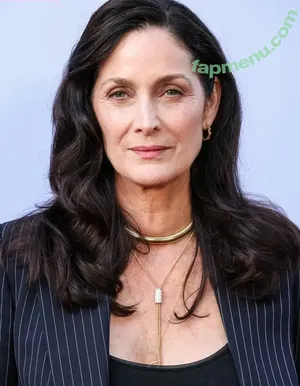 Carrie anne moss / bycarrieannemoss nude photo #0016