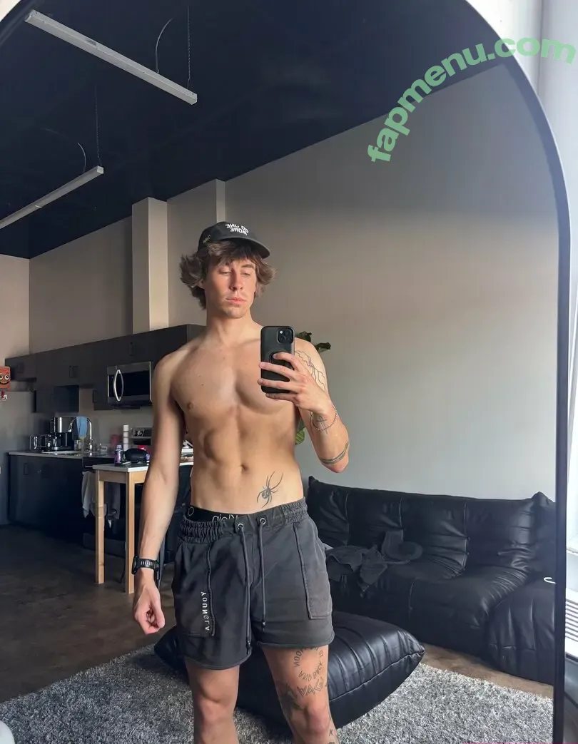 carsonmakarrall nude photo #0006 (carsmak_)