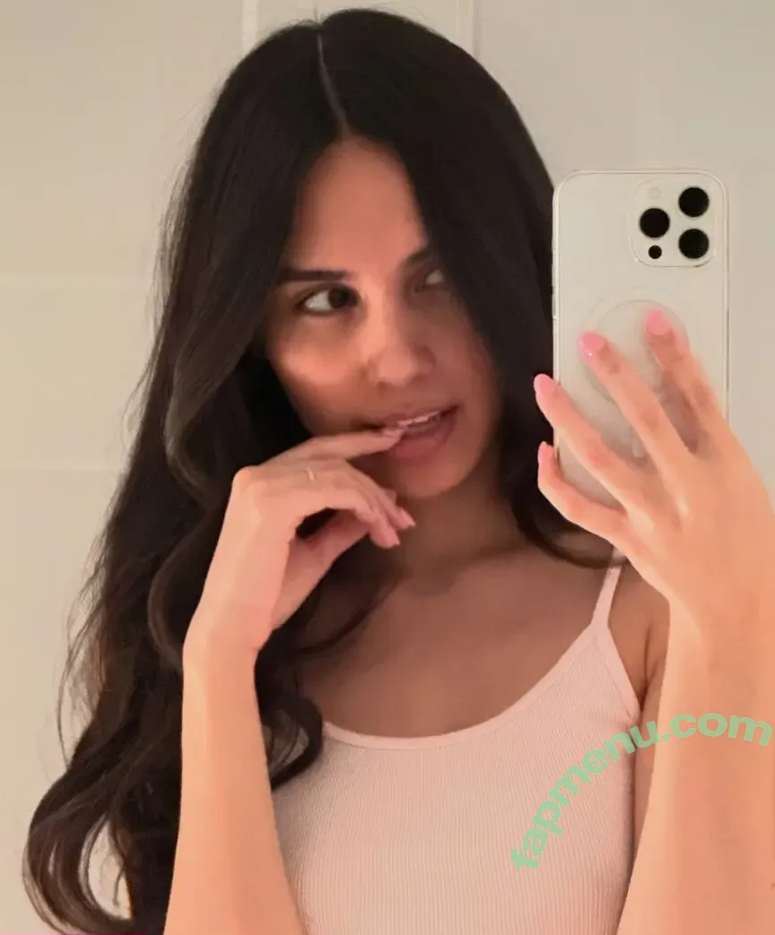 Caryn Marjorie nude photo #0012 (cutiecaryn / marjikarp)