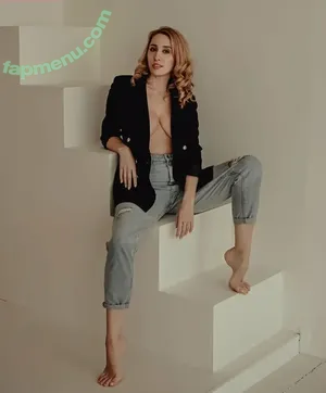  nude photo #0005