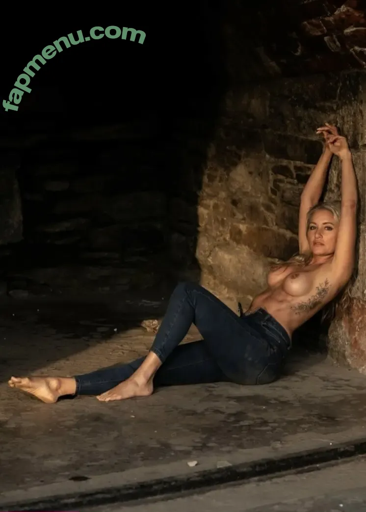 Catherine Lennard nude photo #0009 (its_van_life / itsvanlife)