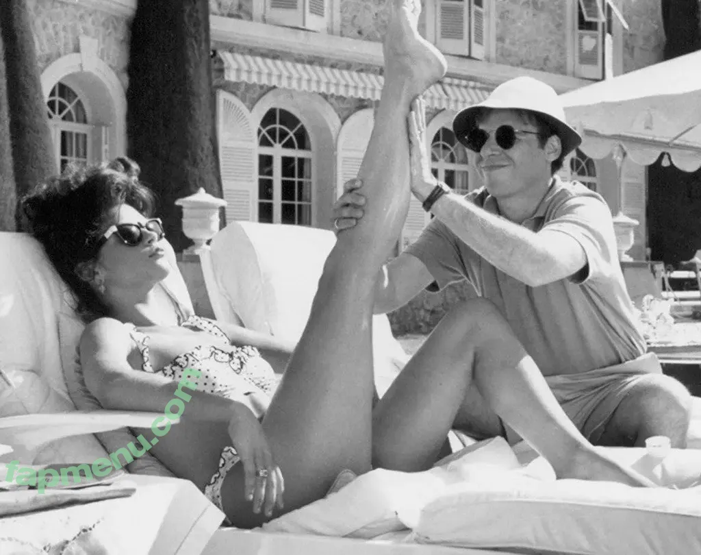 Catherine Zeta-Jones nude photo #0156 (Catherine Zeta Jones / catherinezetajones)